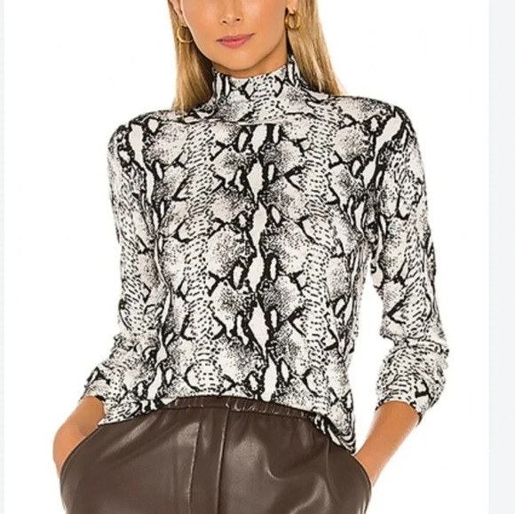 Revolve 525 America, New White Black Python Animal Print Mock Sweater Size XL - Picture 1 of 13